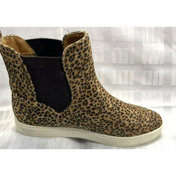 Wonderly Wendalynn Booties, color brown, size 8M - Picture 4 of 9